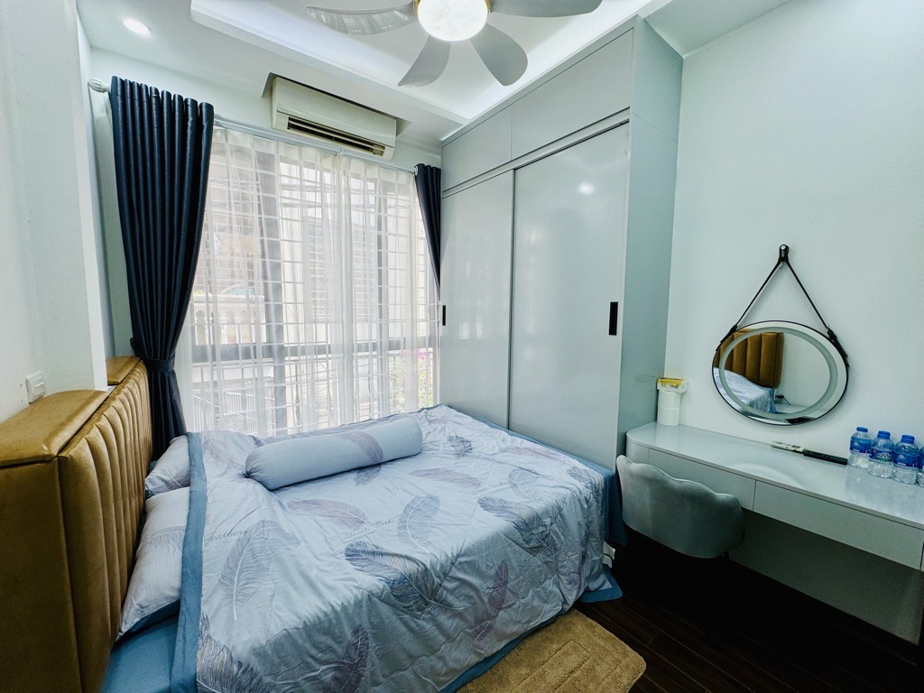 Bán nhà phố Lụa