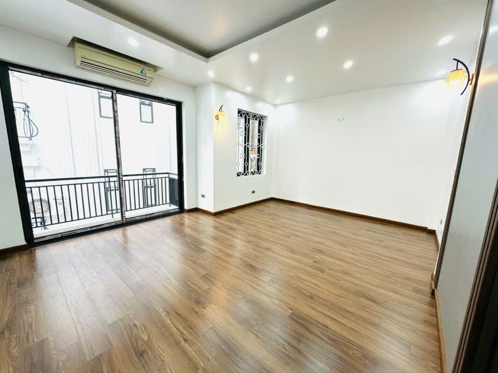 NGUYỄN SƠN, LONG BIÊN - NHÀ ĐẸP, LÔ GÓC, SỔ ĐỎ CHÍNH CHỦ