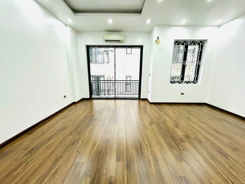 NGUYỄN SƠN, LONG BIÊN - NHÀ ĐẸP, LÔ GÓC, SỔ ĐỎ CHÍNH CHỦ