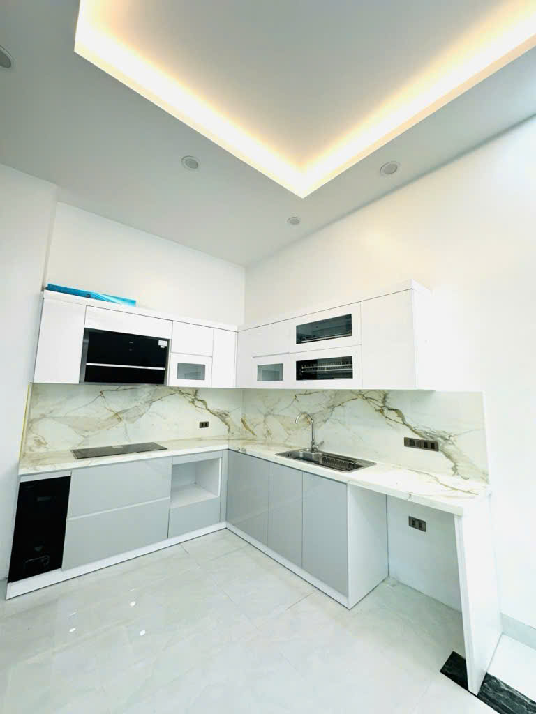 NGUYỄN SƠN, LONG BIÊN - NHÀ ĐẸP, LÔ GÓC, SỔ ĐỎ CHÍNH CHỦ