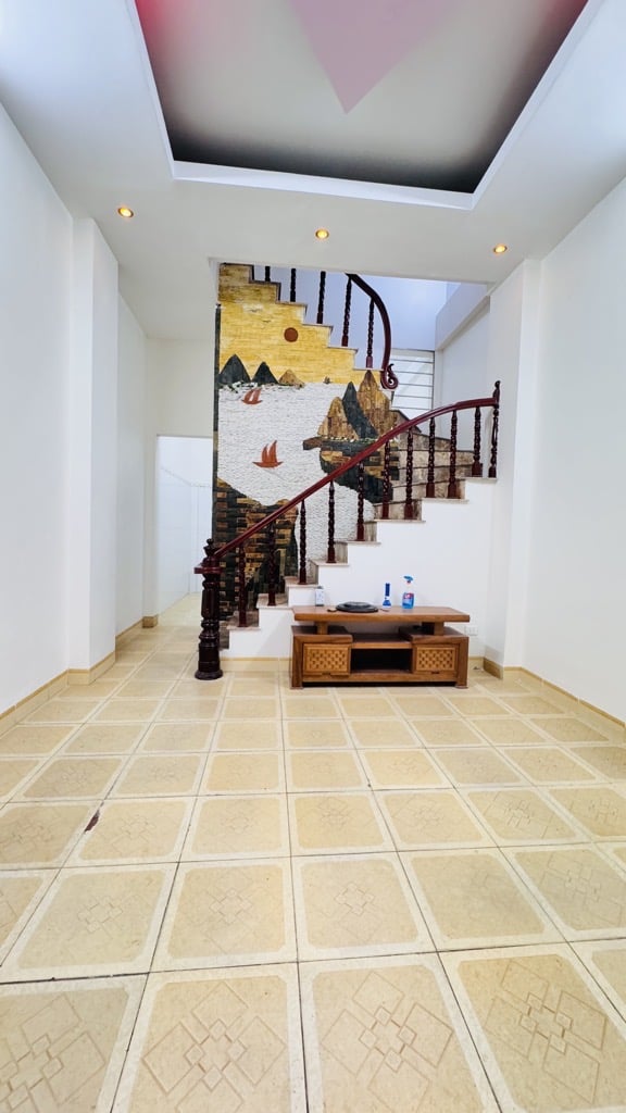BÁN NHÀ Ỷ LA, DƯƠNG NỘI, DÂN XÂY, NHÀ ĐẸP 38M2, GIÁ 5,X TỶ