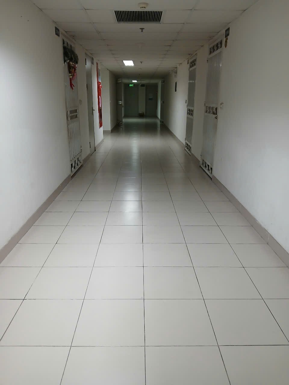 Bán căn 82m chúng cư intracom2