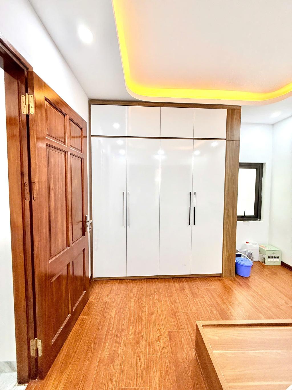 Bán nhà 4 tầng tứ hiệp