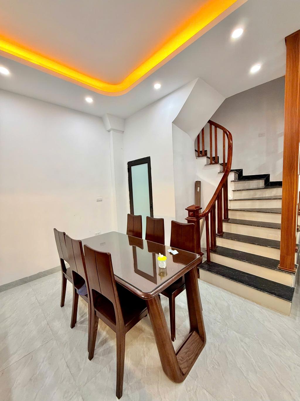 Bán nhà 4 tầng tứ hiệp