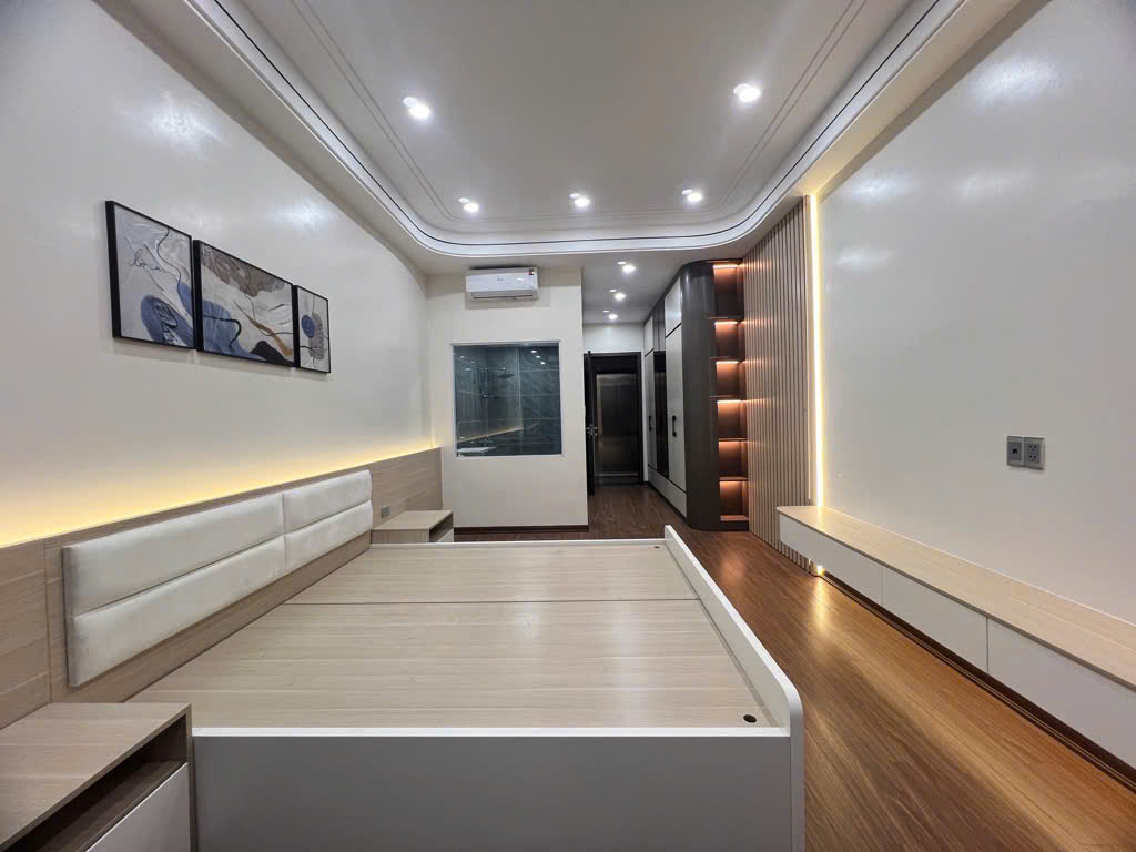 NHÀ SIÊU ĐẸP TẠI NGUYỄN VĂN CỪ - LONG BIÊN