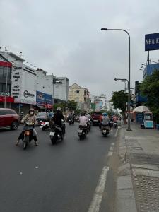 Bán nhà mặt tiền kinh doanh, đường Vườn Lài, Tân Phú, 4x24M, GIÁ CHỈ 14.2 TỶ