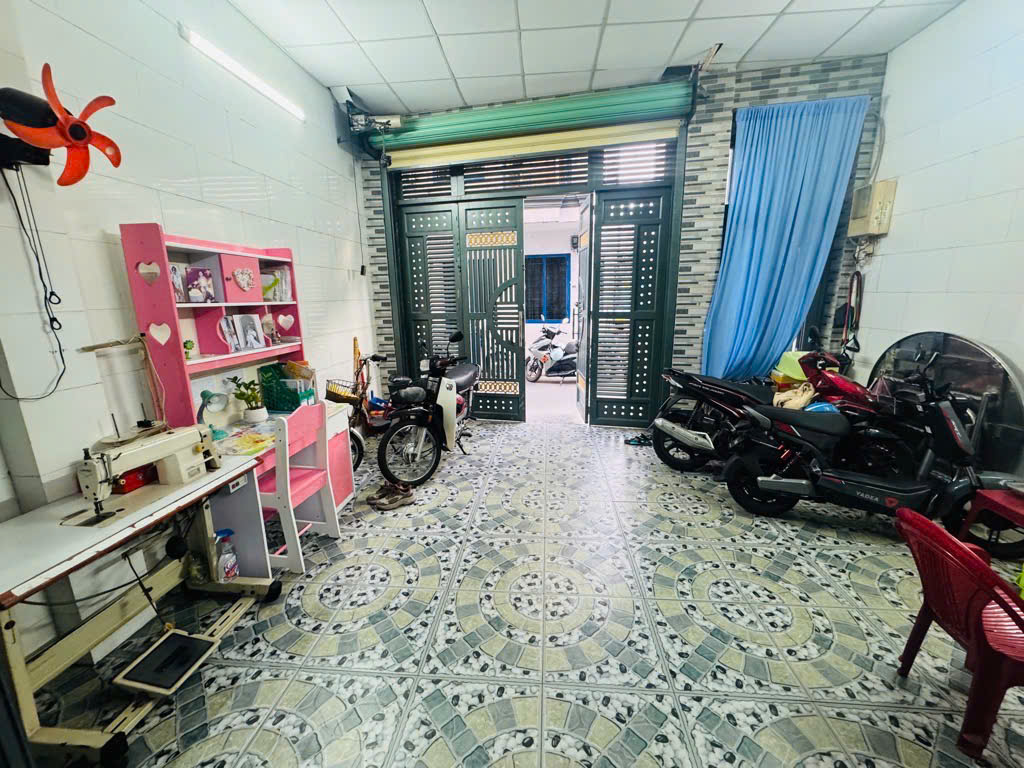 Bán nhà quận Tân Phú, 78m2