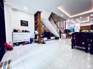 Bán nhà Phạm Văn Bạch, 85m2, 3 tầng, 8.8tỷ