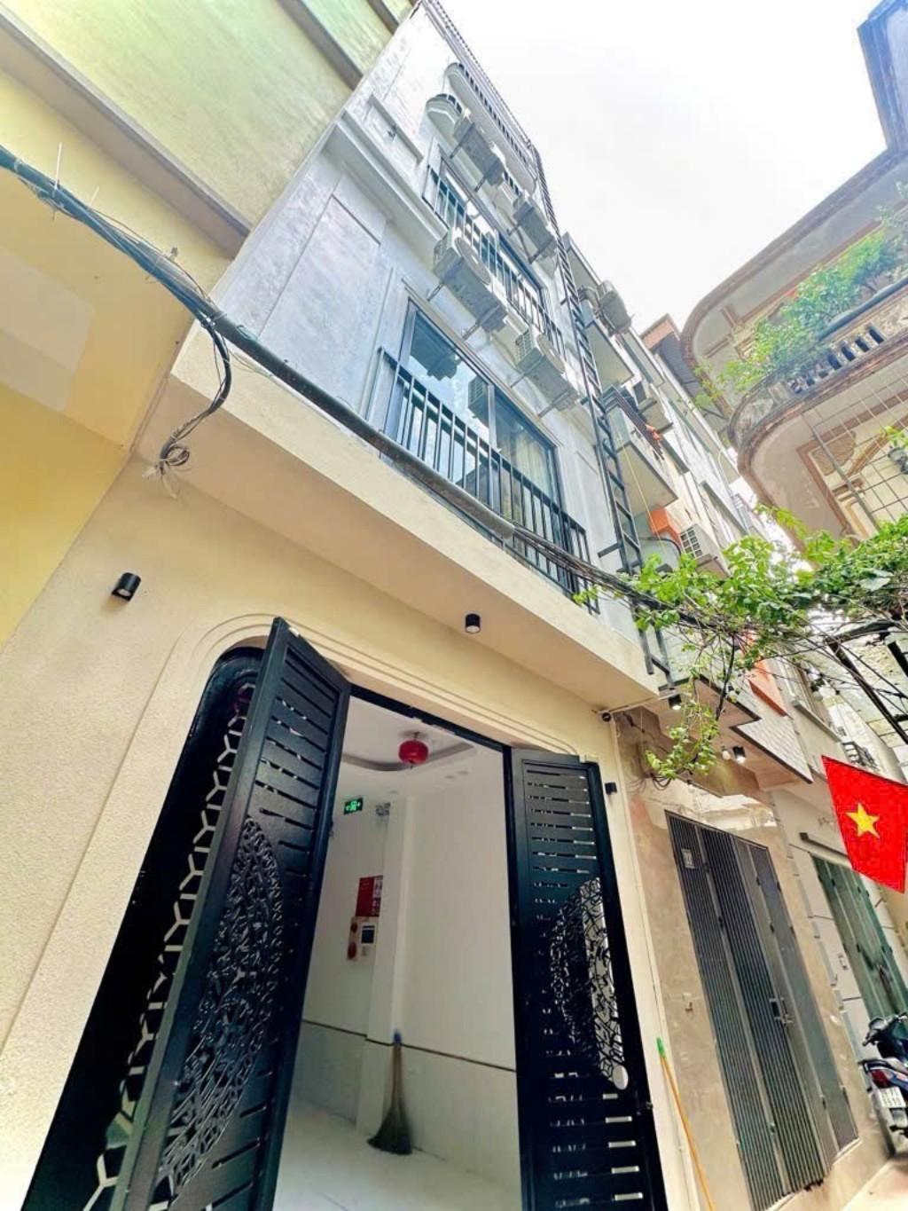 Bán nhà 4T Phố Khương Đình DT:50m. Giá chỉ : 6.69 tỷ.