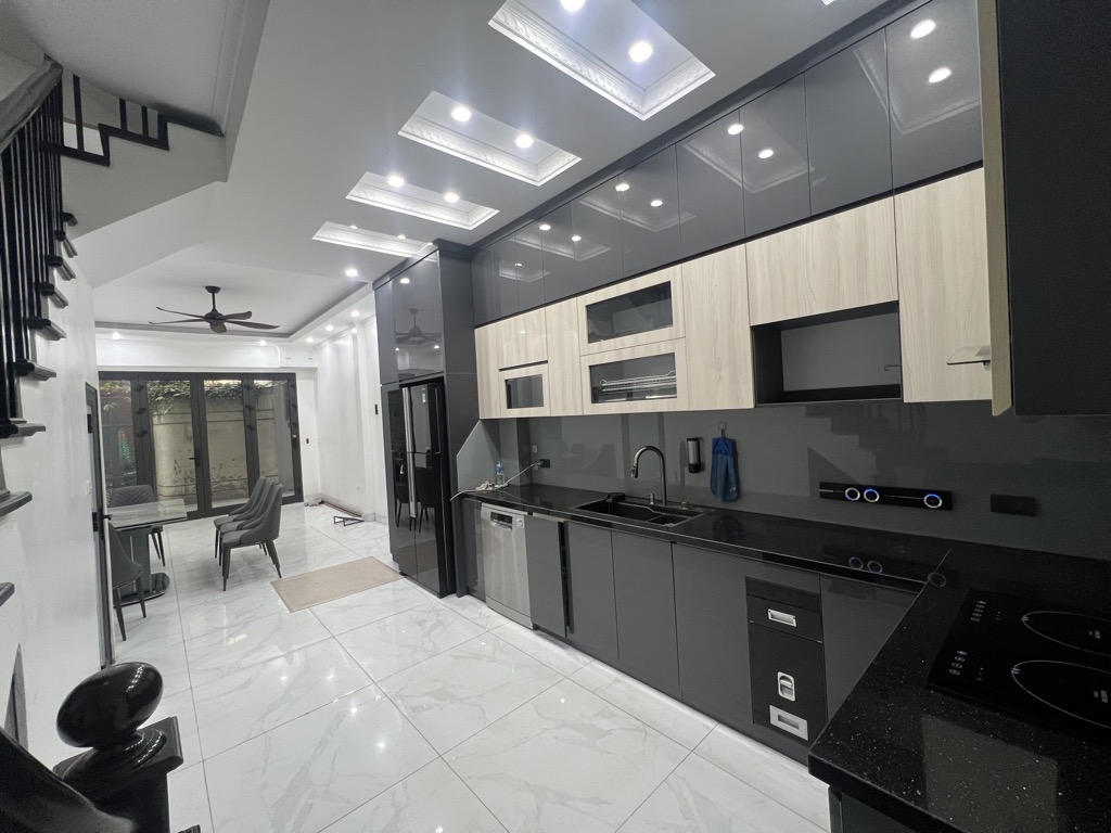 Nhà Ngọc Lâm, về ở ngay, full nội thất, giá siêu đẹp, nhỉnh 7 tỷ