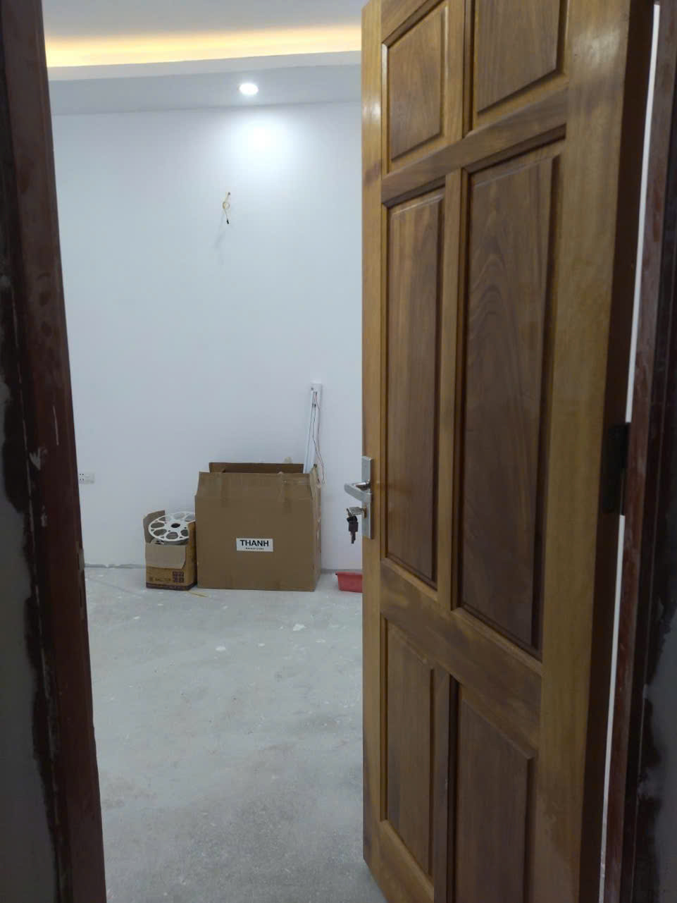 Nhà đẹp – Mới kính kong- Kinh doanh- Thang máy- S.ổ đỏ Nở Hậu- Nội thất xịn