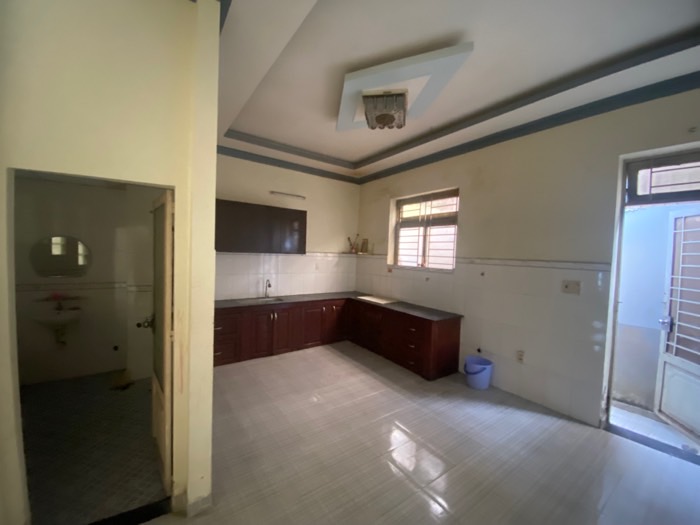 Nhà phố đẹp, hẻm rộng, ô tô vào tận cửa – Giá cực tốt!