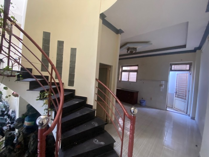 Nhà phố đẹp, hẻm rộng, ô tô vào tận cửa – Giá cực tốt!