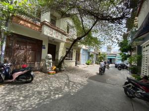 Nhà phố đẹp, hẻm rộng, ô tô vào tận cửa – Giá cực tốt!
