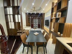 (HIẾM)TRUNG TÂM VĂN QUÁN- TRẦN PHÚ- VÀI BƯỚC RA TÀU ĐIỆN - NỘI THẤT XỊN SÒ