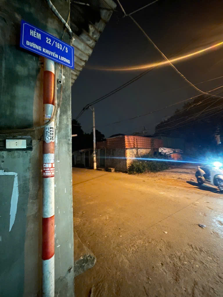 VỊ TRÍ ĐẸP - KINH DOANH- TIỆN ÍCH BẠT NGÀN- SAT GAMUDA- NGÕ RỘNG THẲNG VỈA HÈ- Ô TÔ TRÁNH