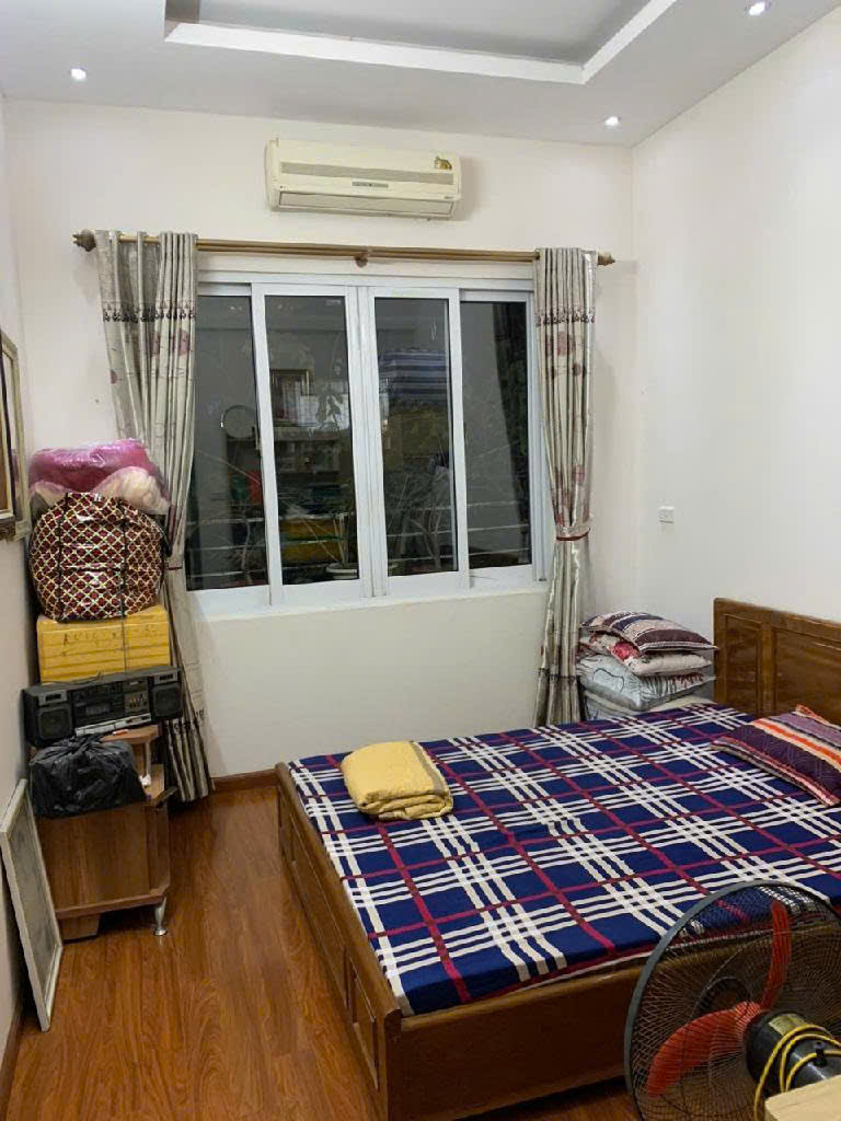 NHÀ ĐẸP - 1 NHÀ RA Ô TÔ TRÁNH - GIÁ CỰC TỐT ĐƯỜNG 19/5