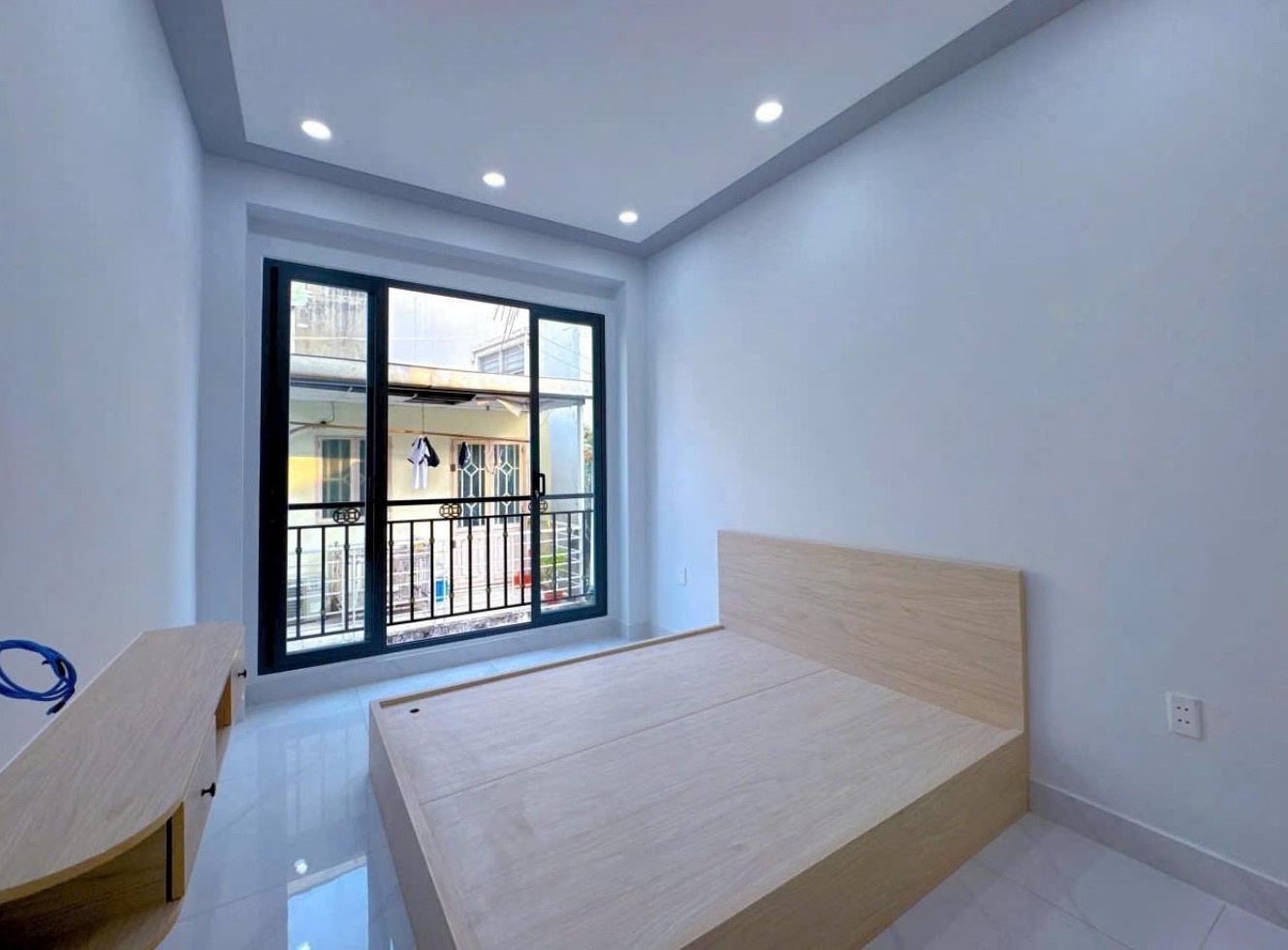 Sát QUẬN 1 - NHÀ ĐẸP vào ở ngay – 40m2 – nhỉnh 4 tỷ