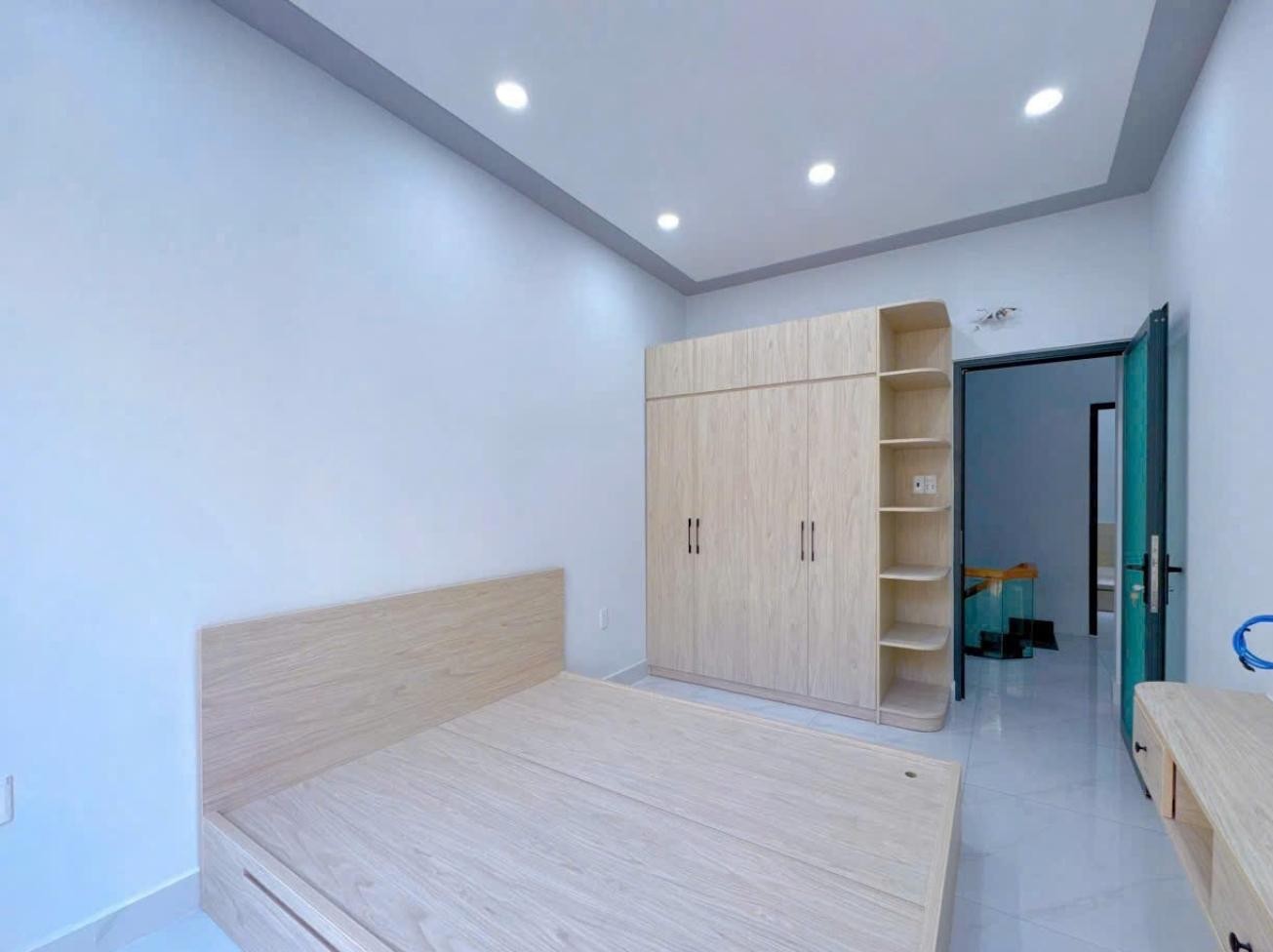 Sát QUẬN 1 - NHÀ ĐẸP vào ở ngay – 40m2 – nhỉnh 4 tỷ