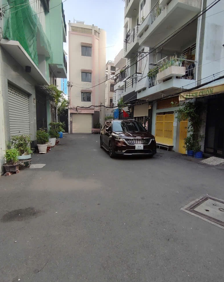 Bán NHÀ CŨ tiện xây mới - HẺM XE HƠI khu cao tầng – nhỉnh 5 tỷ 