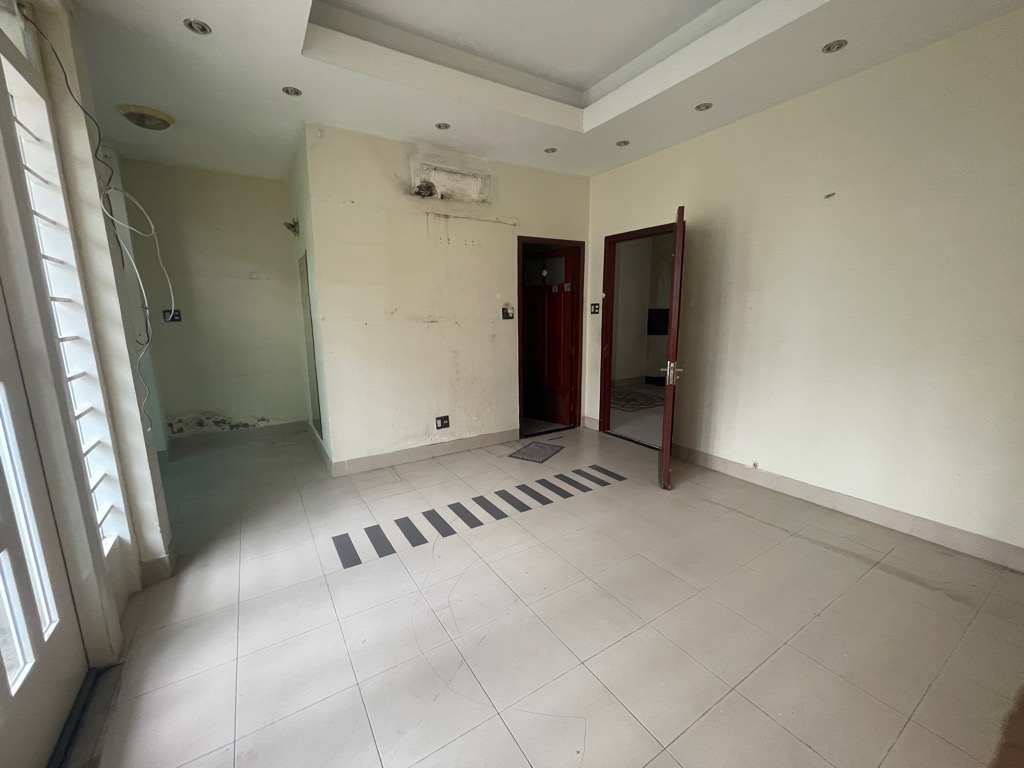 MẶT TIỀN SÁT NGÃ TƯ PHẠM VĂN CHÍ & MAI XUÂN THƯỞNG - 6,5x15M - 6 TẦNG THANG MÁY
