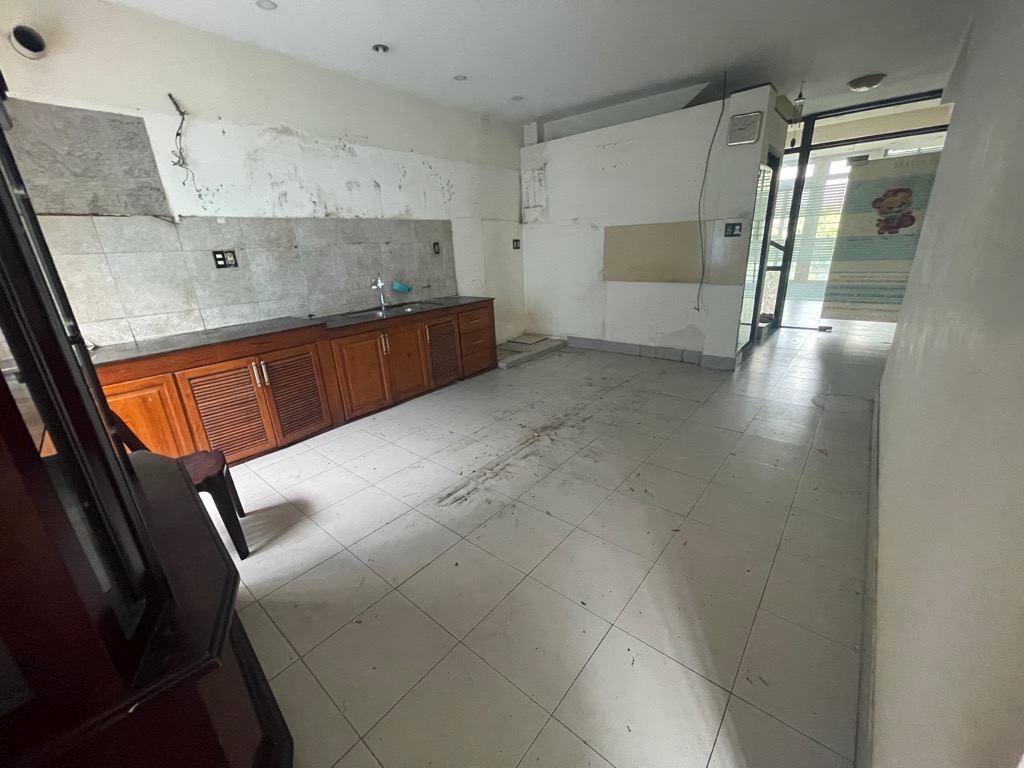 MẶT TIỀN SÁT NGÃ TƯ PHẠM VĂN CHÍ & MAI XUÂN THƯỞNG - 6,5x15M - 6 TẦNG THANG MÁY