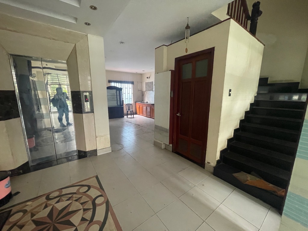MẶT TIỀN SÁT NGÃ TƯ PHẠM VĂN CHÍ & MAI XUÂN THƯỞNG - 6,5x15M - 6 TẦNG THANG MÁY