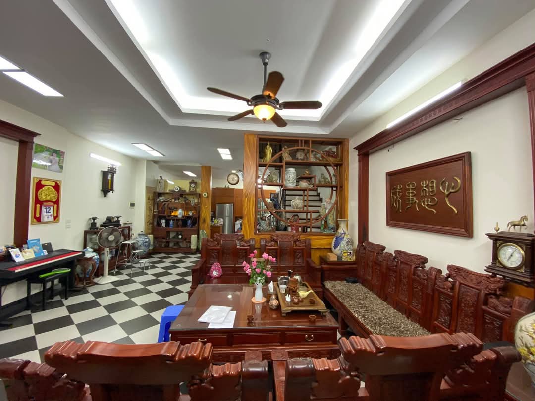 Bán nhà phố Lĩnh Nam 45m x 4 tầng có thang máy