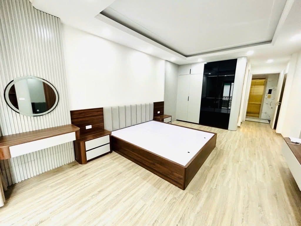 Bán nhà phố Tân mai, 50m ×5 tầng, sổ đỏ chính chủ