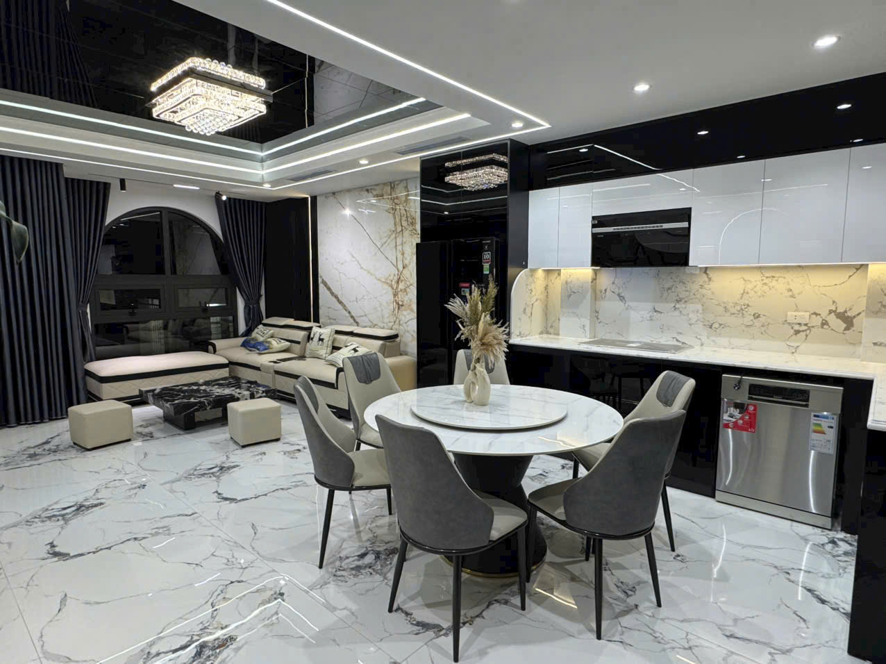 Bán gấp nhà phố Lâm Hạ, 62m, phân lô VIP, thoáng vĩnh viễn, hơn 10 tỷ.
