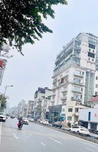 Hạ sốc 3 tỷ, nhà Hoàng Như Tiếp, 62m, siêu đẹp, ngõ thông, hơn 10 tỷ.