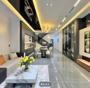 Hạ sốc 2 tỷ, nhà Hoàng Như Tiếp, 56m, siêu đẹp, ngõ thông, hơn 10 tỷ.