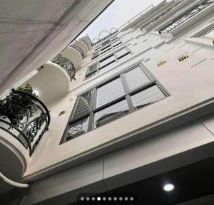 Chính chủ nhờ bán nhà phố Hồng Tiến, 56m, ngõ ô tô tránh, thang máy, hơn 10 tỷ.