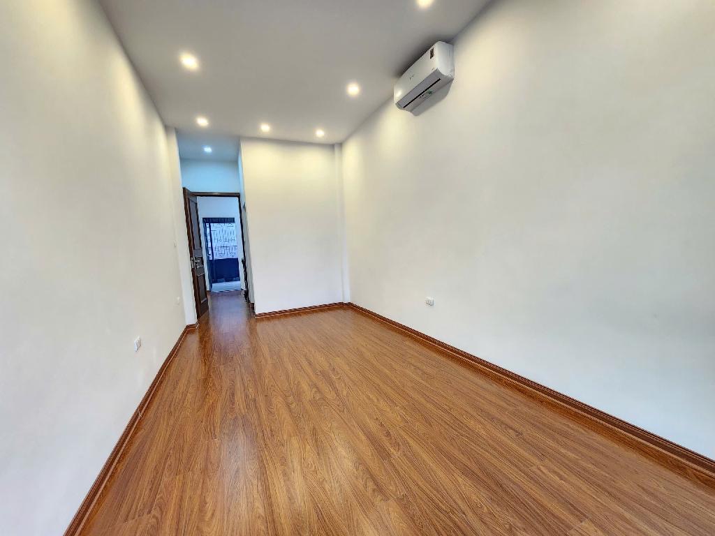 Nhà hiếm Hoàng Mai