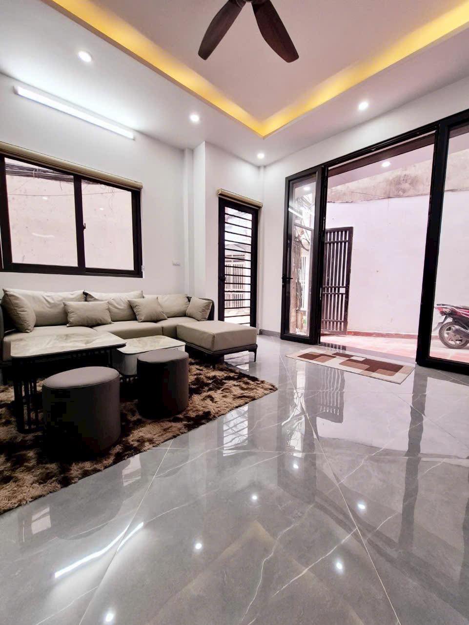 bán nhà mai động