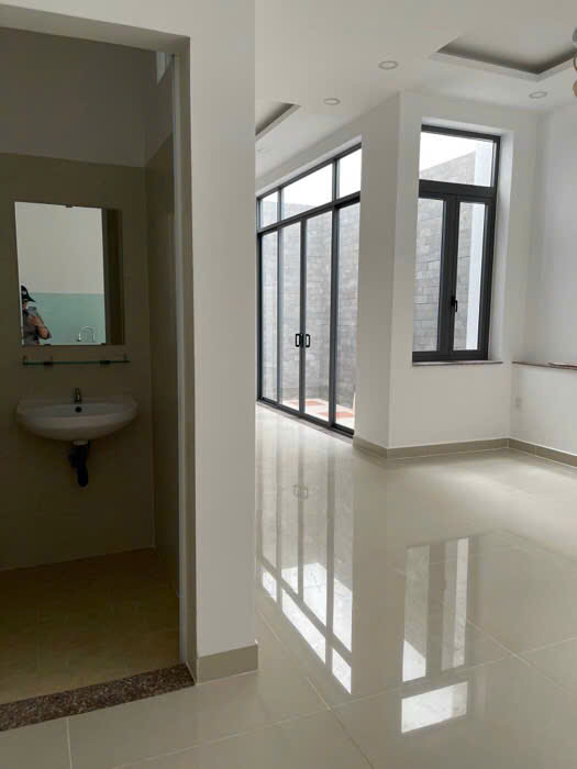 NHÀ ĐẸP! 70m2, Vị trí đẹp Phan Văn Hớn, nhà mới tinh 100%, giá quá tốt!