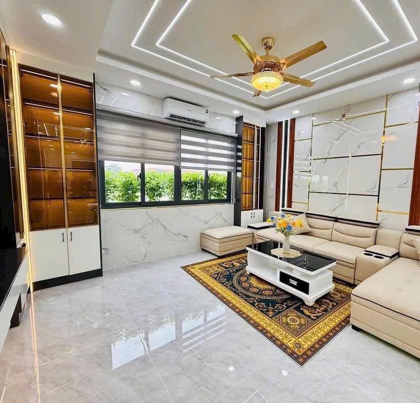Siêu phẩm! 4 lầu, 5pn, 6wc, Full Nội Thất, đường 12m, gần uỷ ban Q12