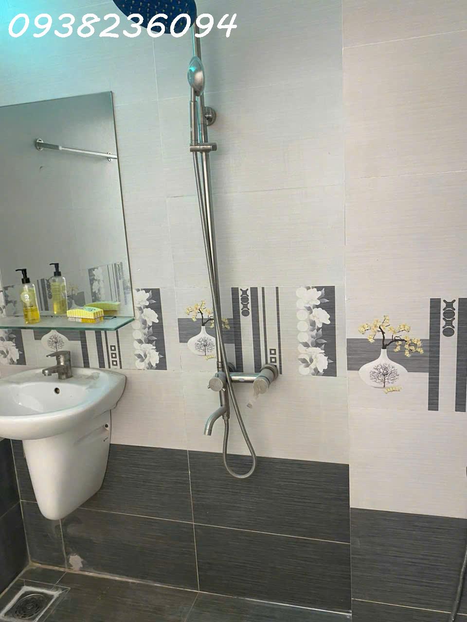 Nhà 4 lầu, 4pn, hẻm 6m, 5x11m, sạch đẹp, gần Uỷ Ban, Chợ TX, giá rẻ cực 8tr