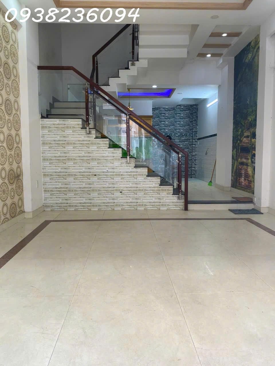 Nhà 4 lầu, 4pn, hẻm 6m, 5x11m, sạch đẹp, gần Uỷ Ban, Chợ TX, giá rẻ cực 8tr