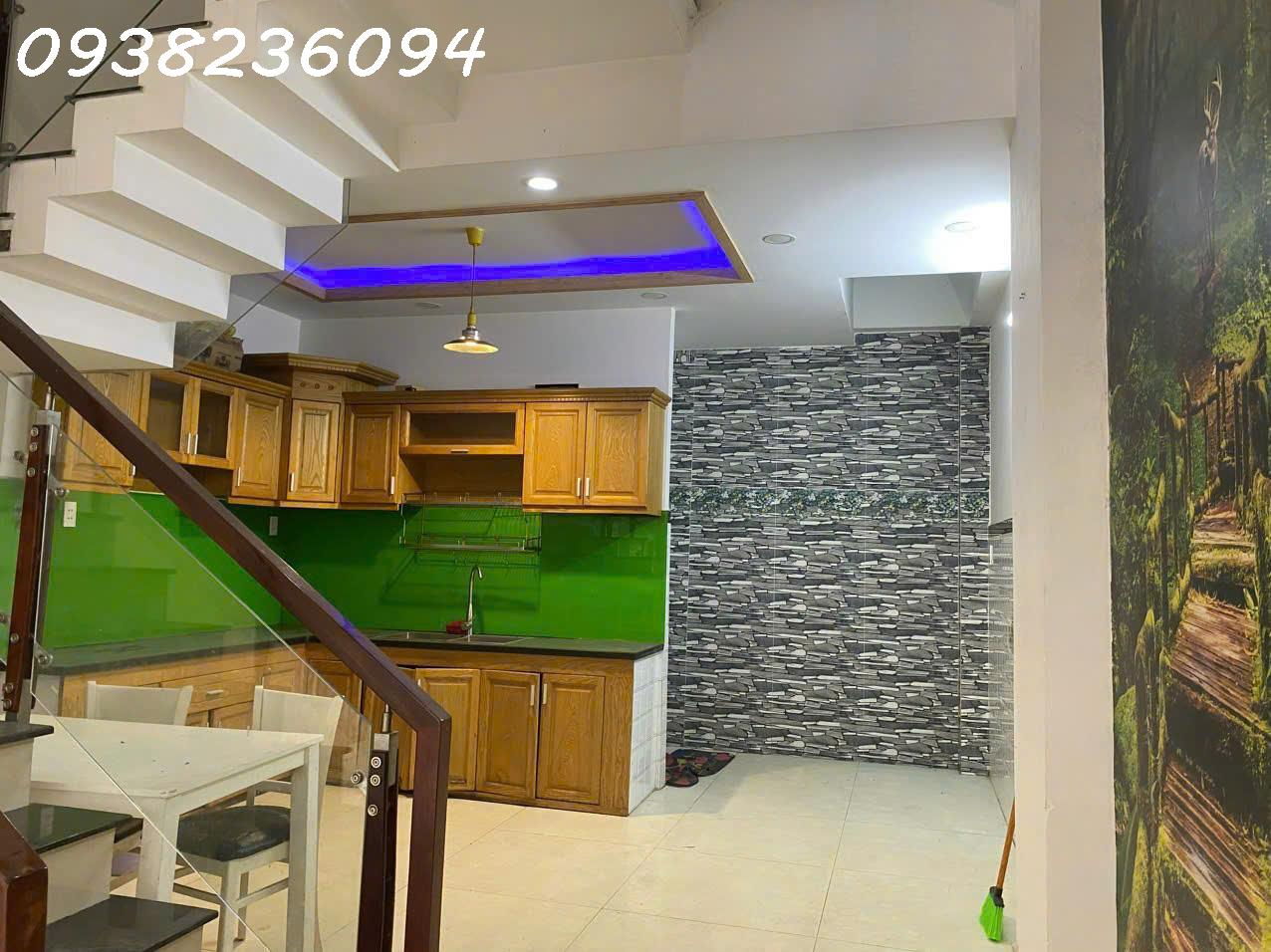 Nhà 4 lầu, 4pn, hẻm 6m, 5x11m, sạch đẹp, gần Uỷ Ban, Chợ TX, giá rẻ cực 8tr