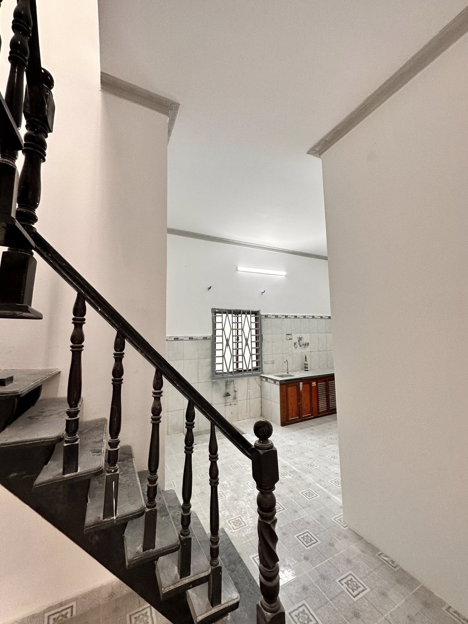 Nhà 2pn, xe hơi tới nhà, mới làm 100%, sạch đẹp, gần chợ Cầu Đồng, TL13