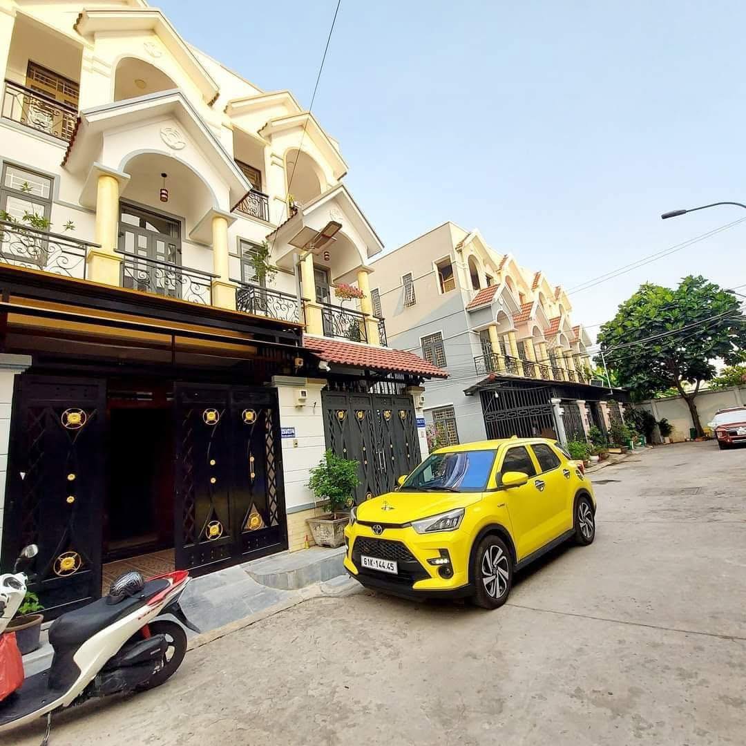 Nhà 2pn, xe hơi tới nhà, mới làm 100%, sạch đẹp, gần chợ Cầu Đồng, TL13