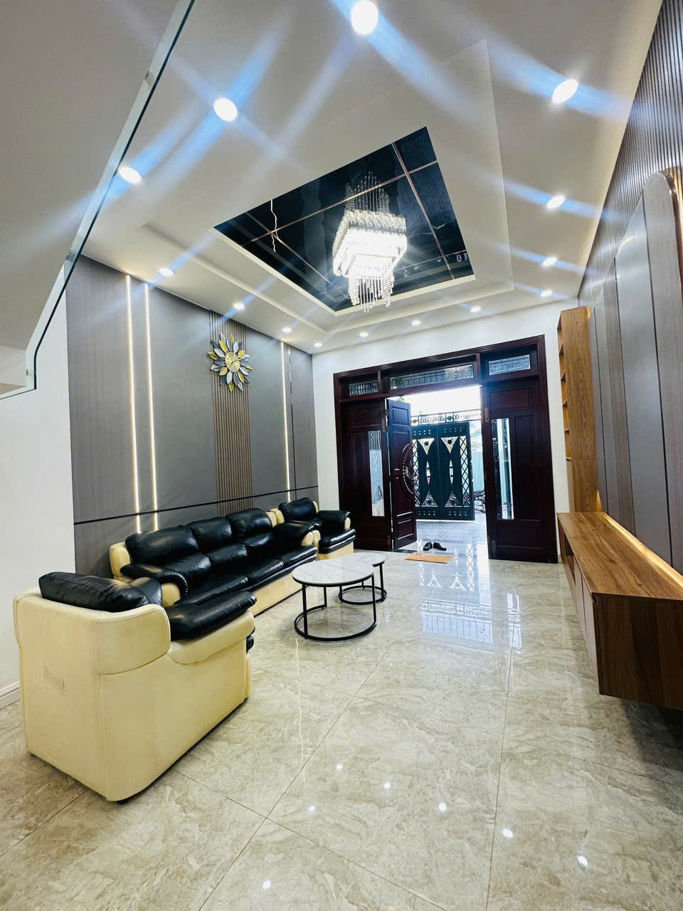 Nhà 2pn, xe hơi tới nhà, mới làm 100%, sạch đẹp, gần chợ Cầu Đồng, TL13