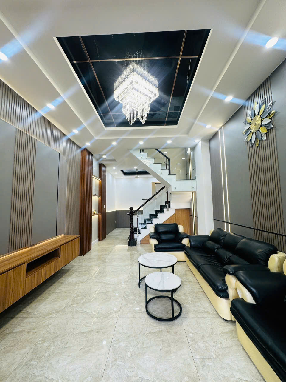 Nhà 2pn, xe hơi tới nhà, mới làm 100%, sạch đẹp, gần chợ Cầu Đồng, TL13