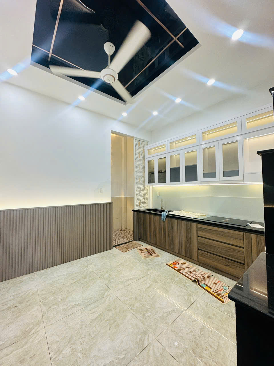 Nhà 2pn, xe hơi tới nhà, mới làm 100%, sạch đẹp, gần chợ Cầu Đồng, TL13