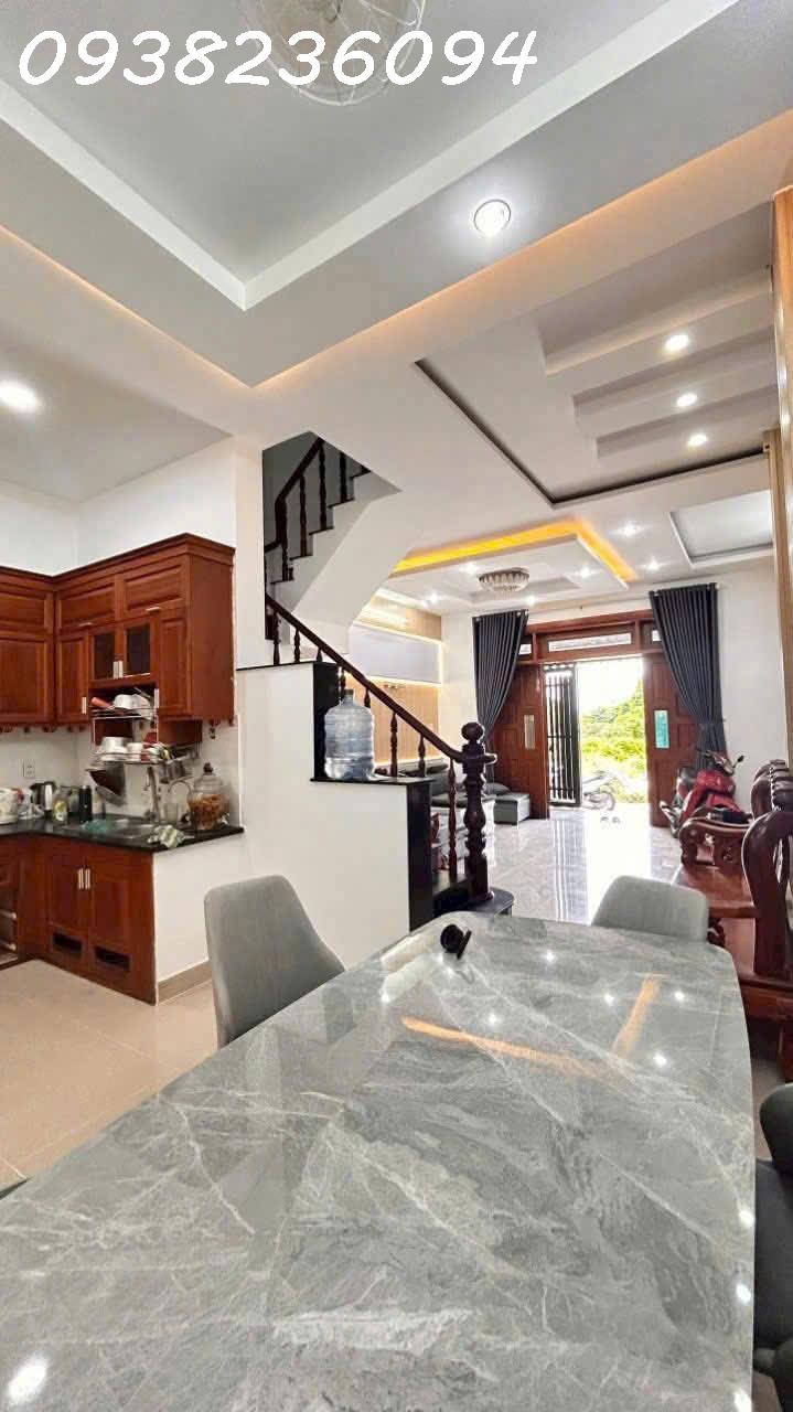 Nhà 2pn, xe hơi tới nhà, mới làm 100%, sạch đẹp, gần chợ Cầu Đồng, TL13