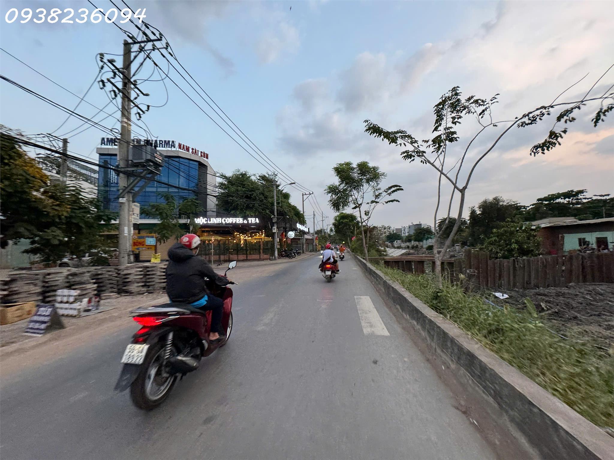 Nhà 2pn, xe hơi tới nhà, mới làm 100%, sạch đẹp, gần chợ Cầu Đồng, TL13