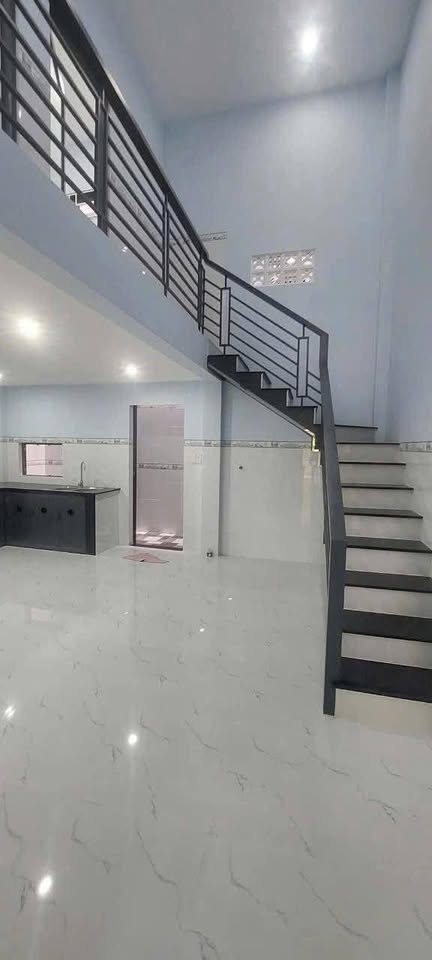 Nhà 2pn, xe hơi tới nhà, mới làm 100%, sạch đẹp, gần chợ Cầu Đồng, TL13