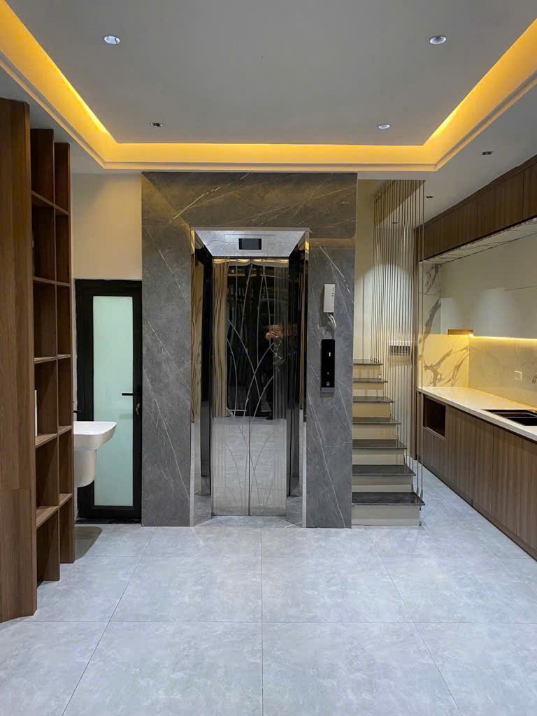 Bán nhà Vạn Phúc - Nhà mới keng, thang máy, full nội thất