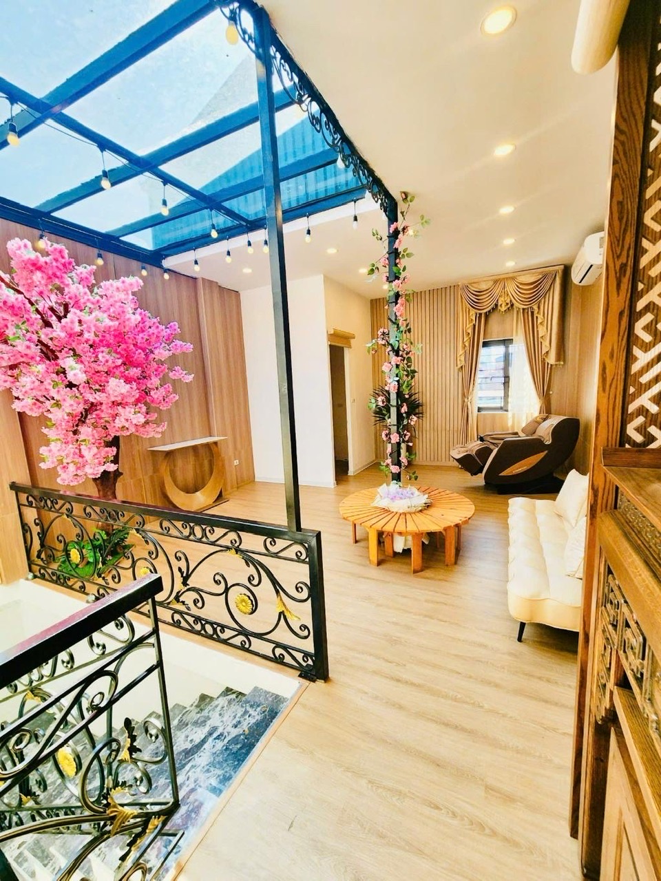 Tin được không.... Đặng Tiến Đông ngay lúc này.... Diện tích : 45m2 - 5 Tầng, 12Tỷ.
